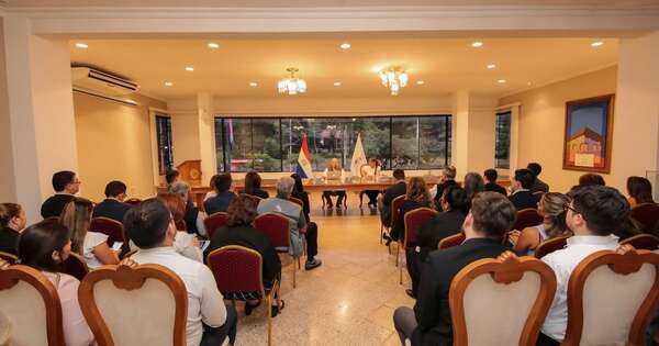 La Nación / Presidente del TSJE instó a funcionarios a “proteger la institucionalidad”