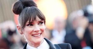 Popular / ¡Mañami quién estará avei en la serie "Merlina"!