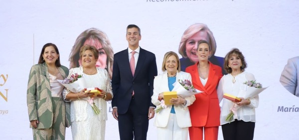 Destacadas figuras femeninas son reconocidas por el Día de la Mujer Paraguaya - ADN Digital