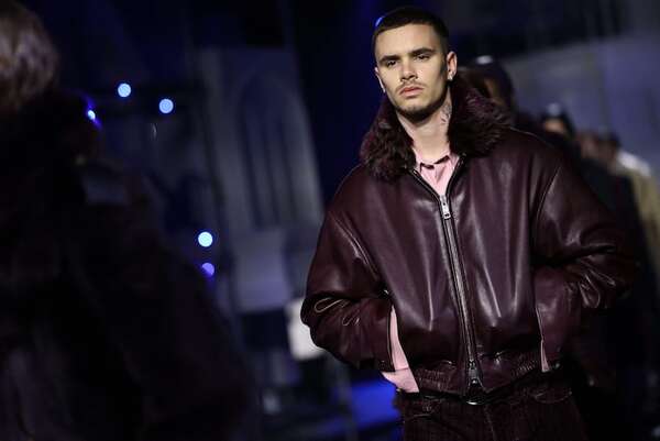 Romeo Beckham desfiló para Burberry en el London Fashion Week - Gente - ABC Color