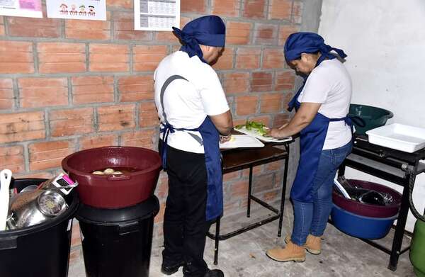Hambre Cero: Gobierno incumplió promesa de pago a proveedoras y deuda sigue creciendo - Nacionales - ABC Color