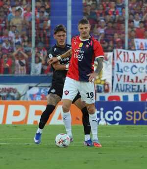 Popular / PZ10 "bancó" al goleador "apagado"