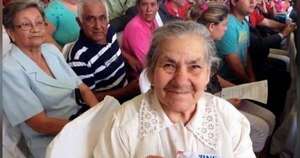 La Nación / Adultos mayores de 70 años ya pueden cobrar pensión desde ayer