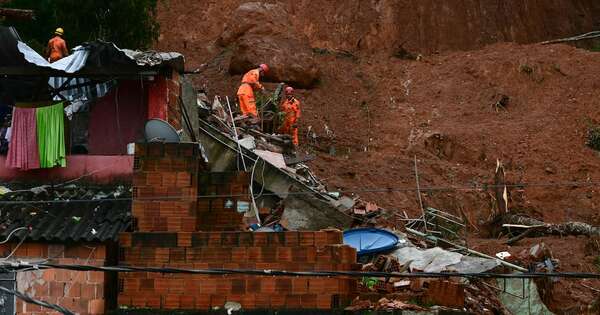 La Nación / Desastre climático en Minas Gerais registra 30 muertos y casi 40 desaparecidos
