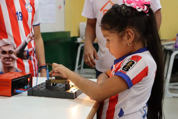 Escuelas Abiertas continuará todos los sábados en 300 instituciones educativas del país