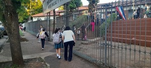 Alegría y reencuentros marcan el tercer día del año lectivo 2026 en las escuelas de Encarnación