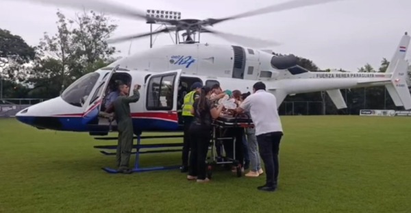 Niña que cayó a una piscina en San Estanislao fue trasladada a Asunción - trece