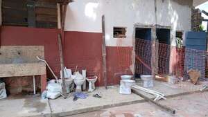 Ñemby: millonaria inversión en baños escolares, pero alumnos y maestros usan el único sanitario de dirección  - Nacionales - ABC Color