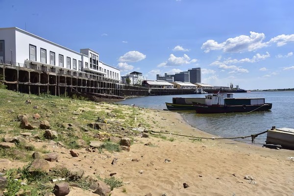 Alertan sobre bajos niveles del río Paraguay y posibles efectos en la navegabilidad