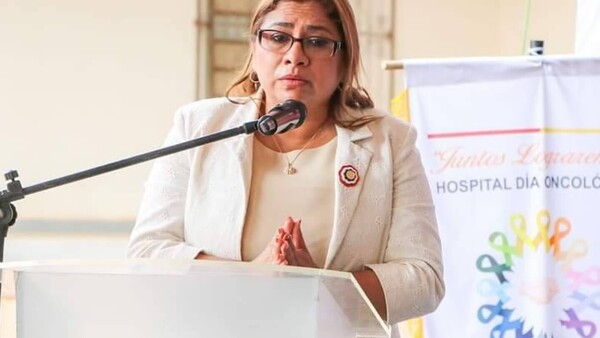 Gobernadora de Concepción defiende millonarios gastos en fiesta de 15 años de su hija