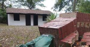 Diario HOY | Vándalos destruyeron monumento del Gral. José Eduvigis Díaz en Pirayú