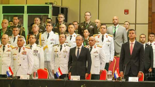 Abogada habla sobre un "doble filo" al ampliar la influencia de las FFAA en seguridad interna