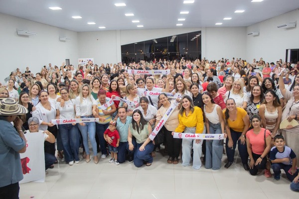 Sebastián "Cheba" Remesowski compartió encuentro de más de 500 mujeres por el Día de la Mujer Paraguaya