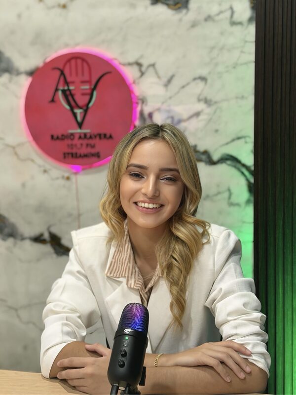 Popular / Cecilia Arévalos, la joven que revoluciona la radio y el streaming en Paraguay