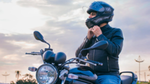 Como cuidar tu cabello si sos motokeiro