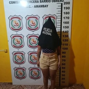 Mujer le quitó su celular a una playera a punta de pistola en aparente ataque de celos