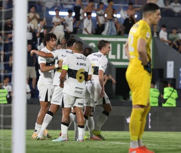 Siguen abrazados a la punta