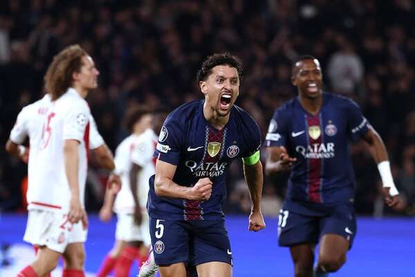 El PSG sobrevive al alambre y por quince años seguidos se instala en octavos - Fútbol Internacional - ABC Color