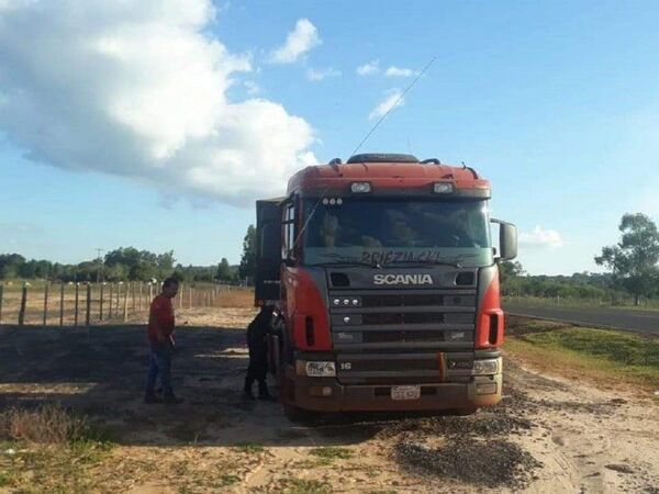 Delincuentes roban carga de soja en Caazapá