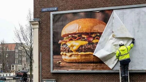 Ámsterdam derrota al «cambio climático» eliminando carteles de carne