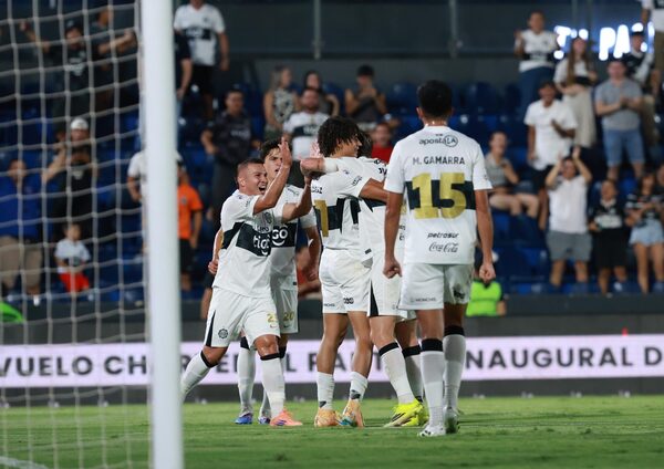 Popular / El clásico blanco y negro quedó en manos del Decano