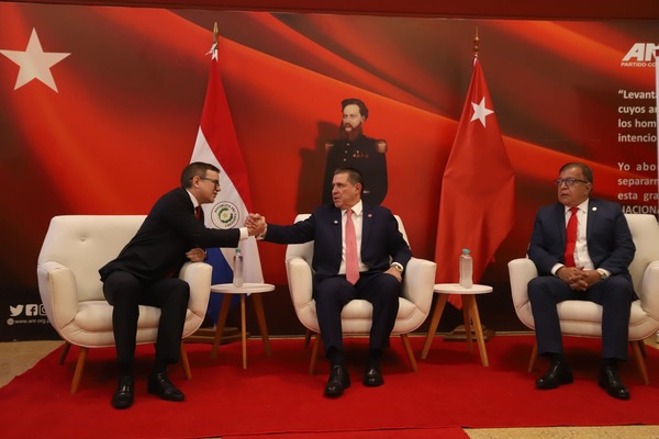 Popular / Horacio Cartes destacó acercamiento de la ANR con la gente