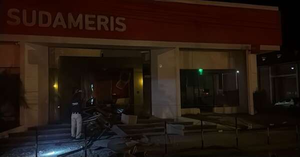 Diario HOY | Entre 20 asaltaron y detonaron un banco: robaron al menos G. 1.000 millones