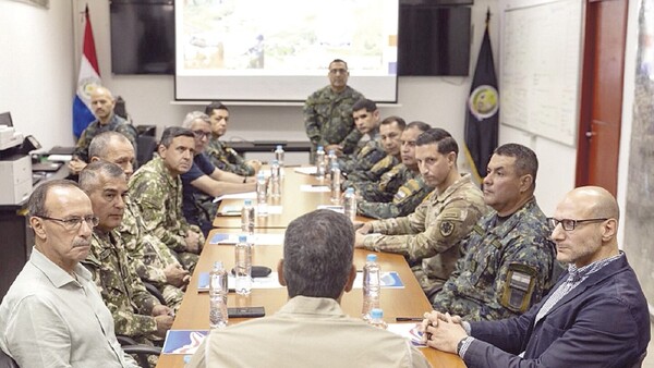 Santi Peña militariza el país para combatir crimen organizado