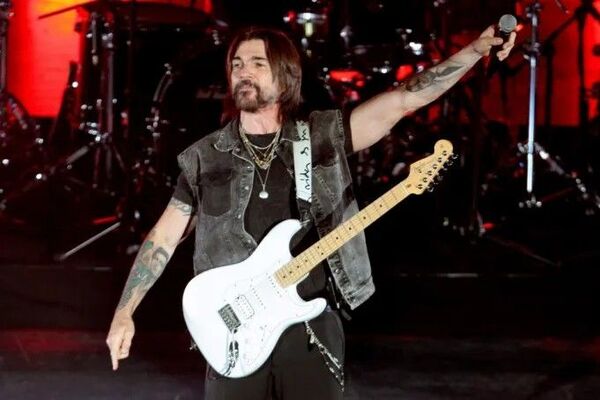 Popular / (VIDEO) Juanes he'i que quiere grabar "Recuerdos de Ypacaraí"