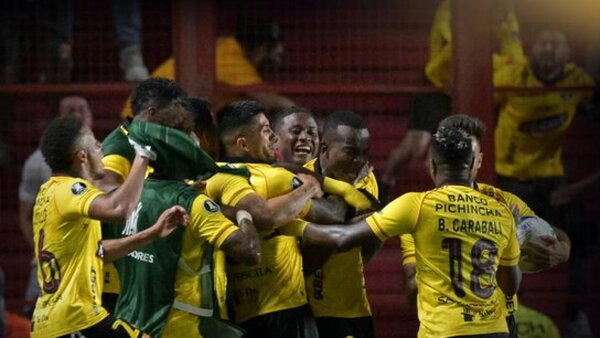 Barcelona elimina en penales a Argentinos Juniors