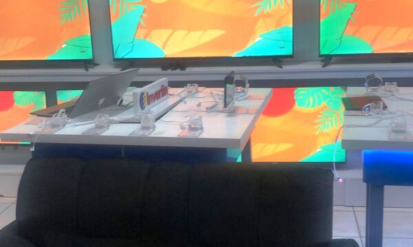 Rompevidrios hurtan celulares y parlantes •