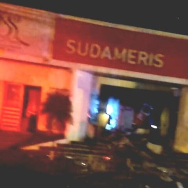 Naranjal: así fue el asalto armado y con explosivos a un banco - Policiales - ABC Color