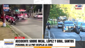 Vuelco sobre Mariscal López deja daños materiales, un gran susto y caos vehicular en hora pico