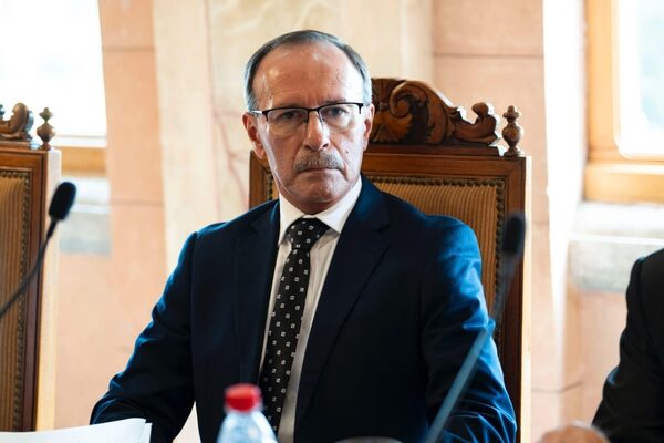 Decreto habilita uso de armas de guerra contra criminales pero "no implica militares a las calles" - El Trueno