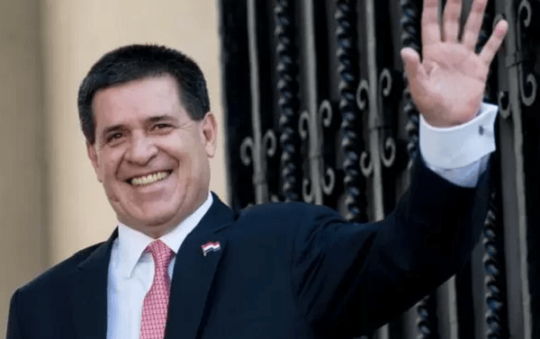 Horacio Cartes se encuentra hospitalizado en Terapia Intensiva - Noticiero Paraguay