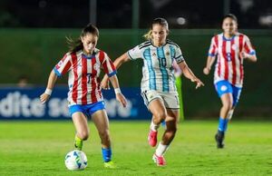 Popular / Las albirrojitas sufrieron una dura caída ante la sele albiceleste