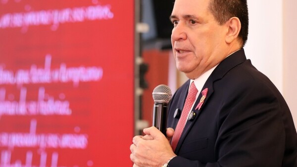 Horacio Cartes es internado en terapia intensiva tras convulsión