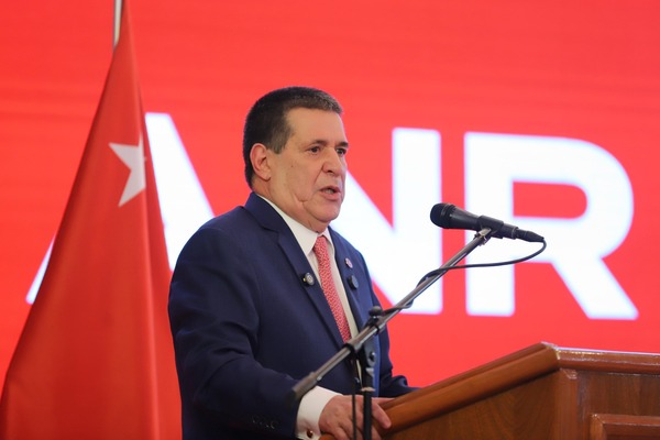 Horacio Cartes hospitalizado en terapia intensiva y se encuentra estable - El Trueno