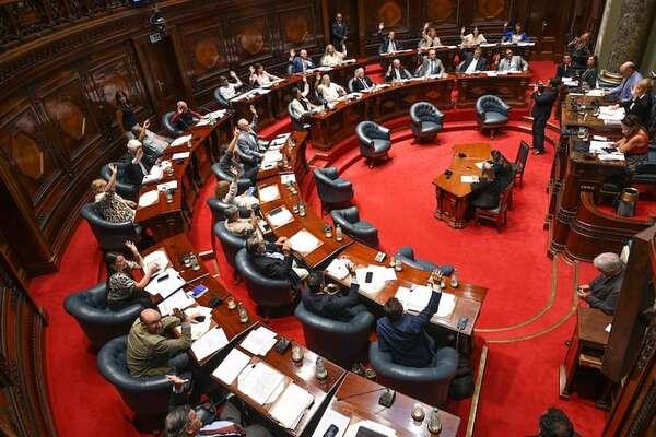 Uruguay ratifica acuerdo Mercosur-UE, un paso clave para su implementación provisional - Mundo - ABC Color