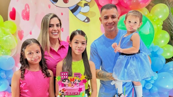 Popular / (GALERÍA) ¡Derlis González estuvo de festejo jey por su hija!