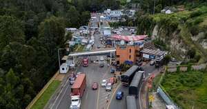 La Nación / Ecuador aumenta aranceles a Colombia al 50 % por no hacer lo suficiente en lucha antinarco