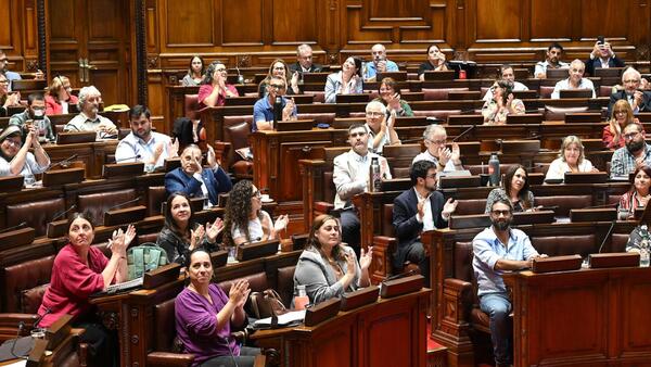 Uruguay se convierte en el primer país en ratificar acuerdo Mercosur-UE tras voto en el Congreso