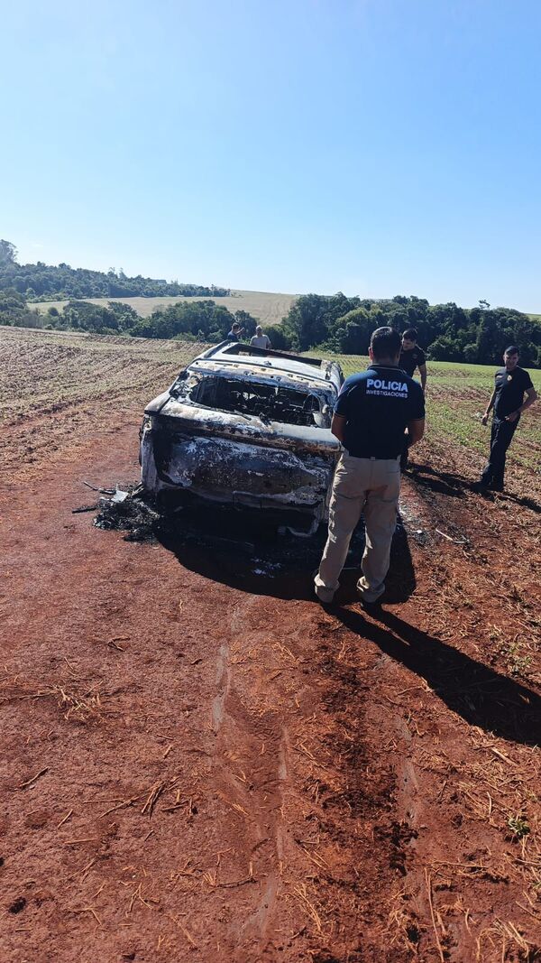 Hallan el que sería el segundo vehículo involucrado en atraco al Banco Sudameris en Naranjal