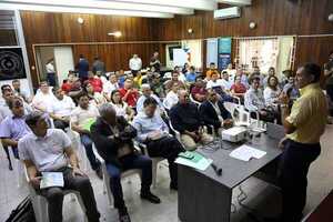 MAG logra acercamiento entre productores de tomate y representantes de supermercados
