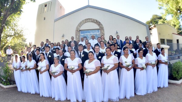 Primera boda comunitaria en templo de Zeballos: 24 parejas dan el “sí”
