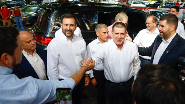 El ex presidente Horacio Cartes continúa en terapia intensiva