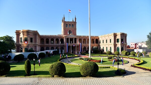 Paraguay debe cumplir regla fiscal y mejorar ingresos, advierte informe