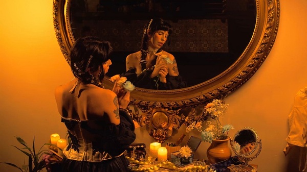 "Peineta de Oro", de Sari Carri, ya disponible