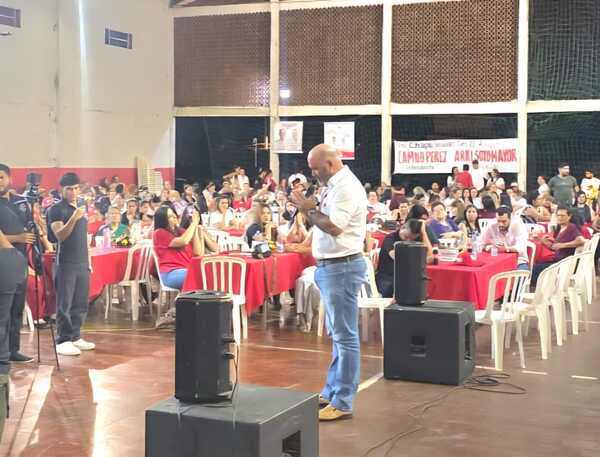 Popular / Oñembo'e por la salud del presi colo'o Horacio Cartes