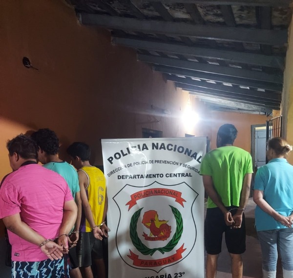 Ypané: detienen a cinco personas tras robo domiciliario - trece